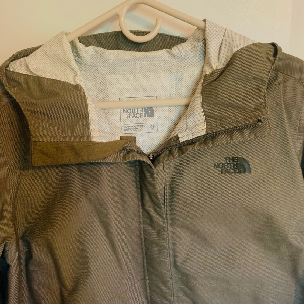 EUC North Face Women’s Olive Green Full Zip Rain Jacket XL